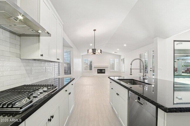 Building Photo - 6991 W Firebird Dr