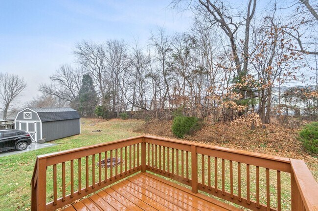 Building Photo - 941 Crabapple Ln