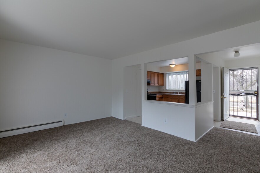 Redstone Townhomes 31013632 Stonegate Dr Flint MI 48507 Apartment