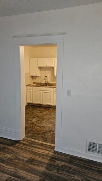 Building Photo - 1701 Reed Ave