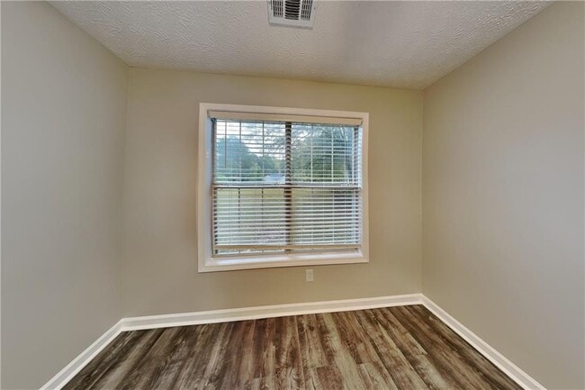 Building Photo - 5022 Cliff Top Dr