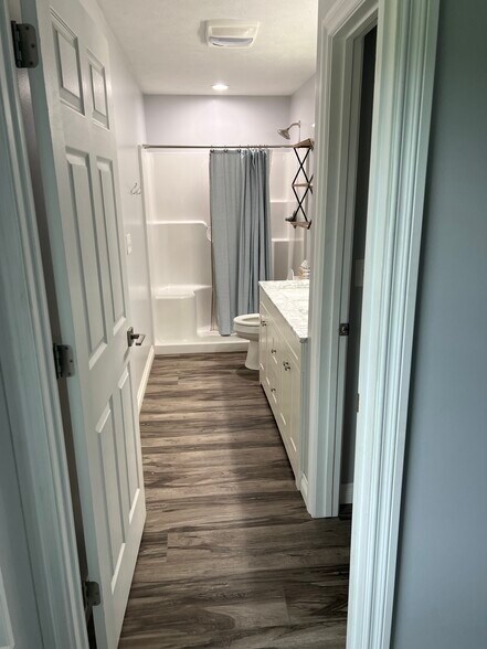 Building Photo - 6126 Jeffrey Pl