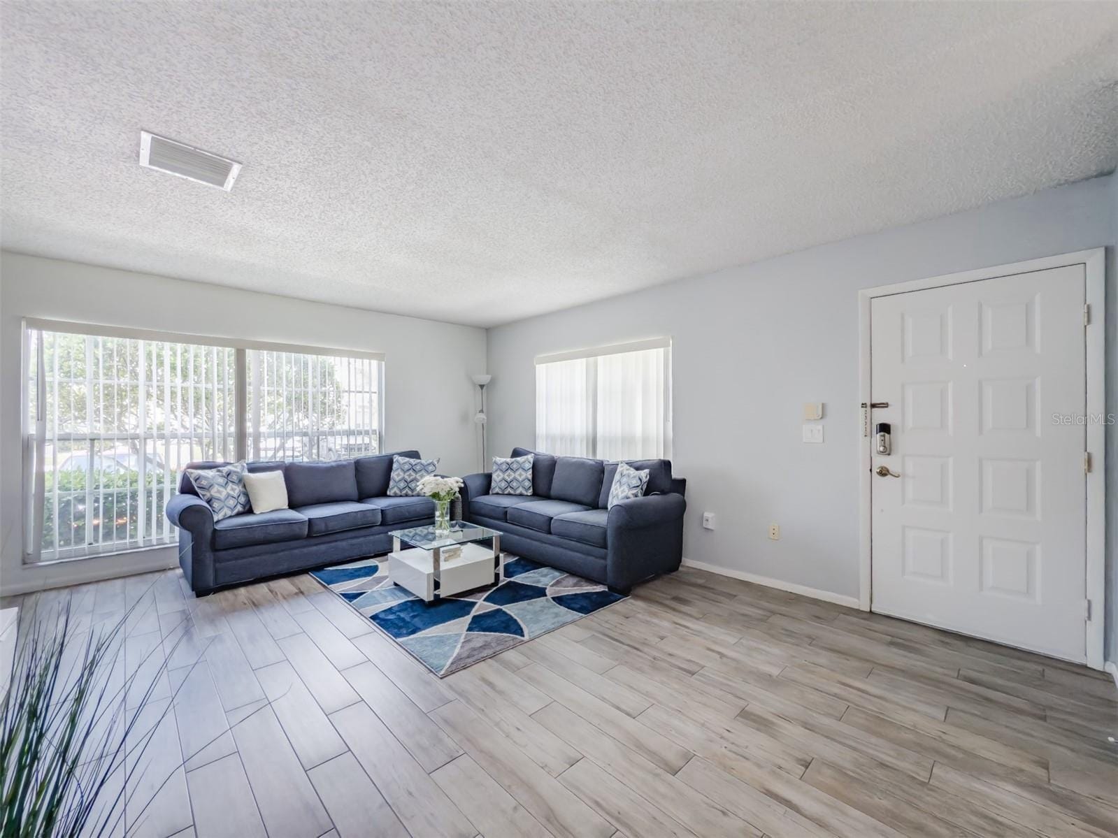 Building Photo - 724 Kensington Lake Cir