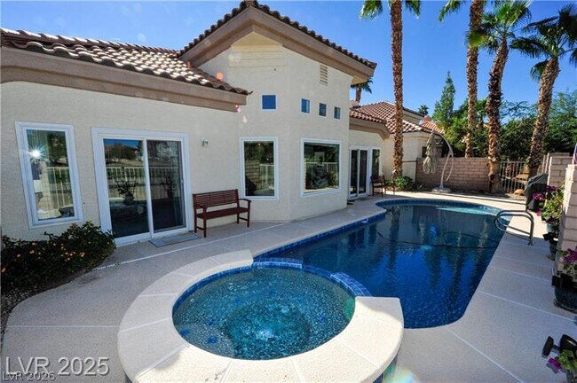 Building Photo - 7920 Ben Hogan Dr