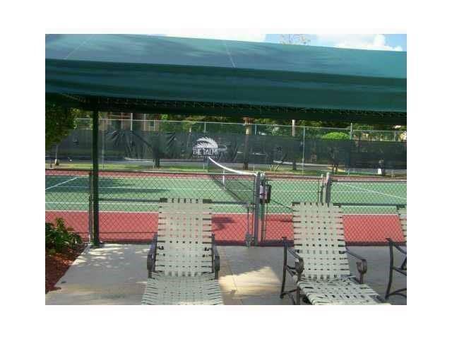 Building Photo - 301 Palm Way