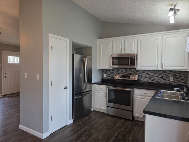 Building Photo - 69 McCarthy Dr