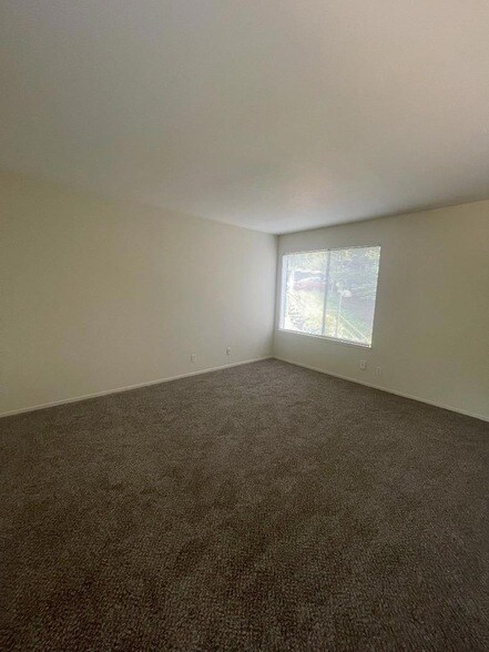 Building Photo - 3316 Brittan Ave