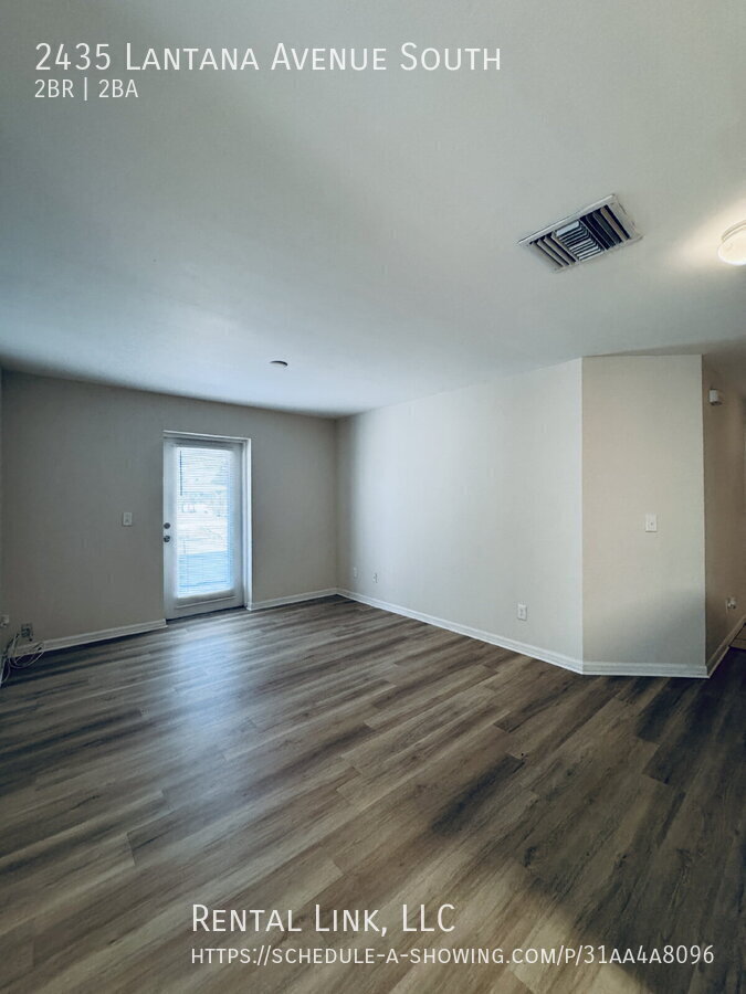 Building Photo - 2435 Lantana Ave S