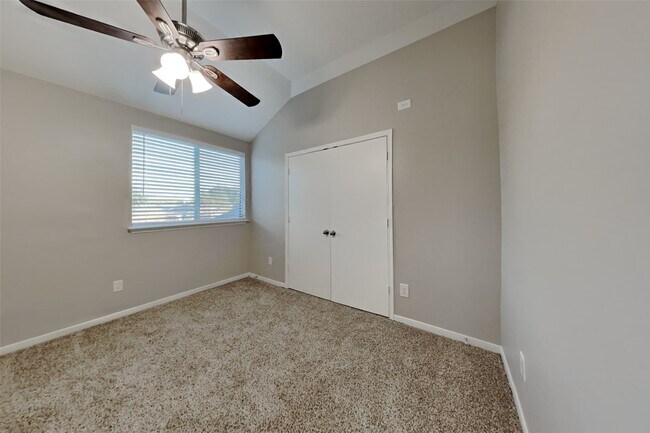 Building Photo - 18610 Willow Cove Dr