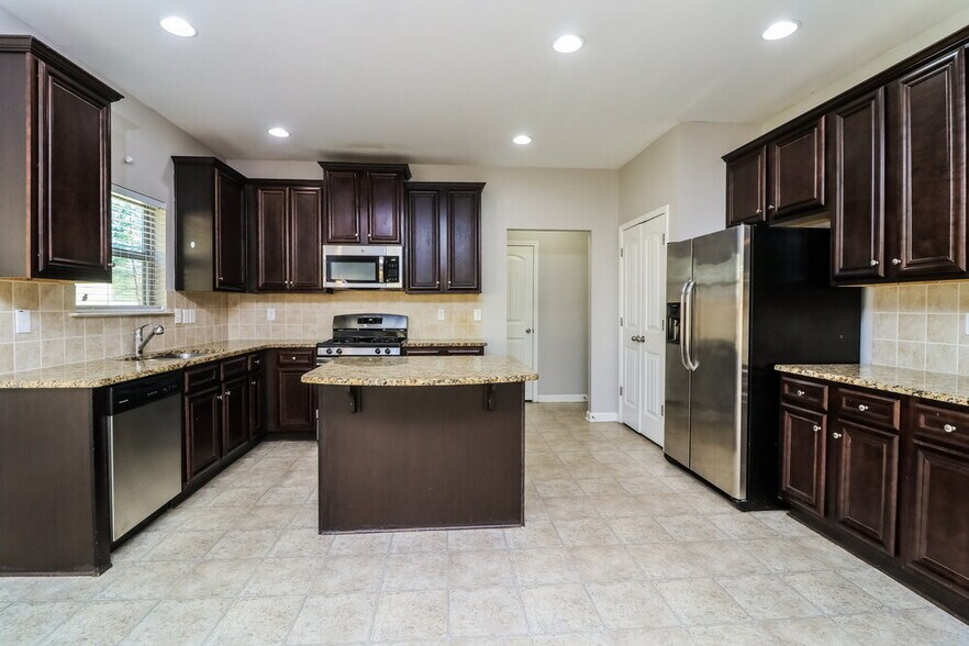 Building Photo - 474 Cleburne Pl