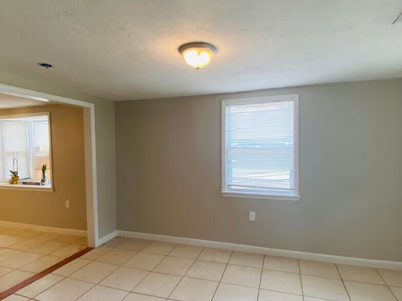 2nd of living or family room - 1701 26th St S