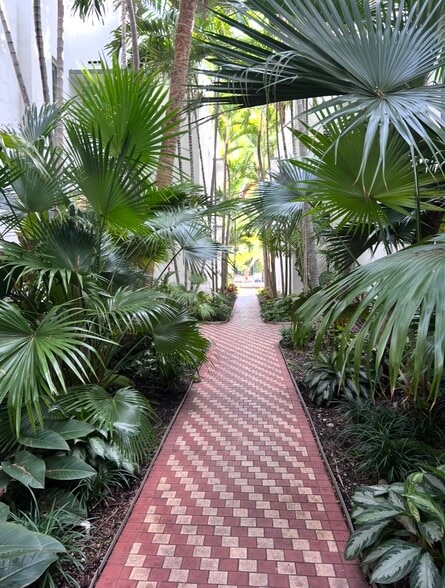 Building Photo - 3915 N Meridian Ave