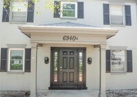 Building Photo - 6940 Sunset Dr S