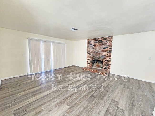 Building Photo - 1930 Kearney St