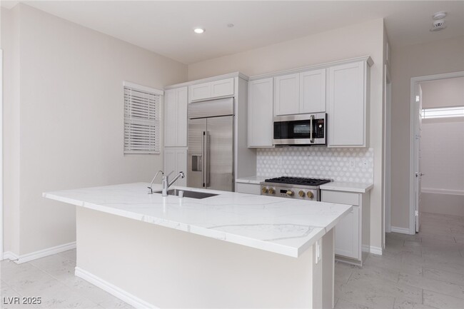 Building Photo - 929 Silverfir Ct