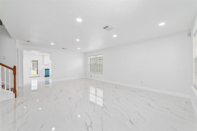 Building Photo - 13106 Cres Manor Ln