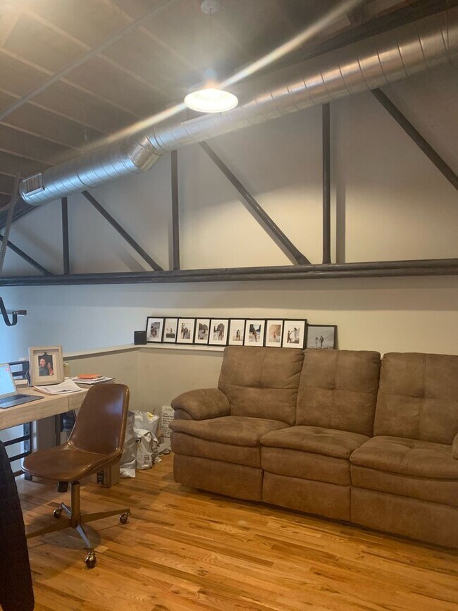 Building Photo - 3612 Artist's Way