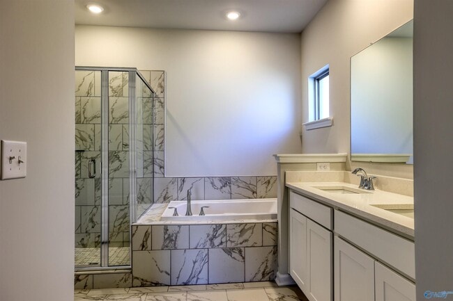 Building Photo - 12422 Whitcomb Cir