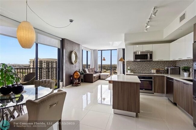 Building Photo - 5300 NW 85th Ave