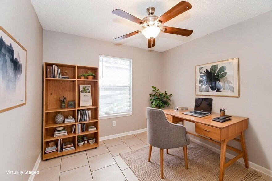 Building Photo - 9956 Somerset Grove Ln