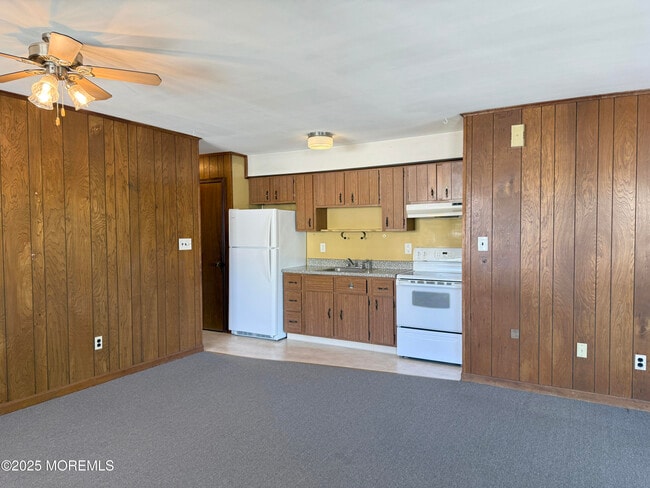 Building Photo - 70 Mt Hermon Way