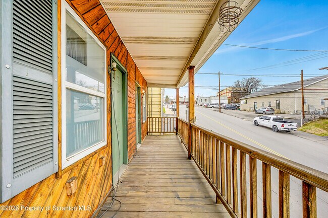 Building Photo - 1009 W Lackawanna Ave