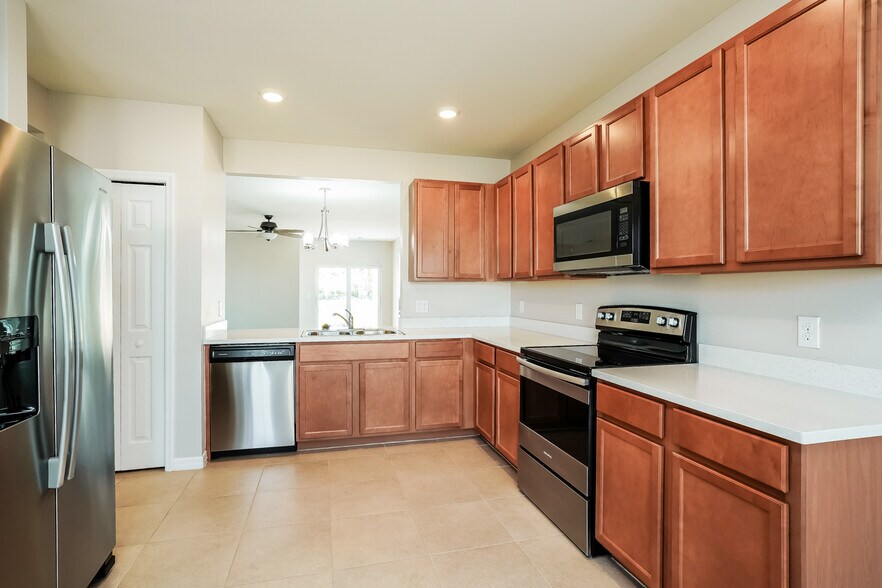 Building Photo - 28226 Arrowhead Cir
