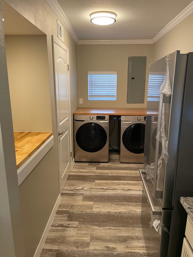 Building Photo - 8504 43rd Ave Dr W