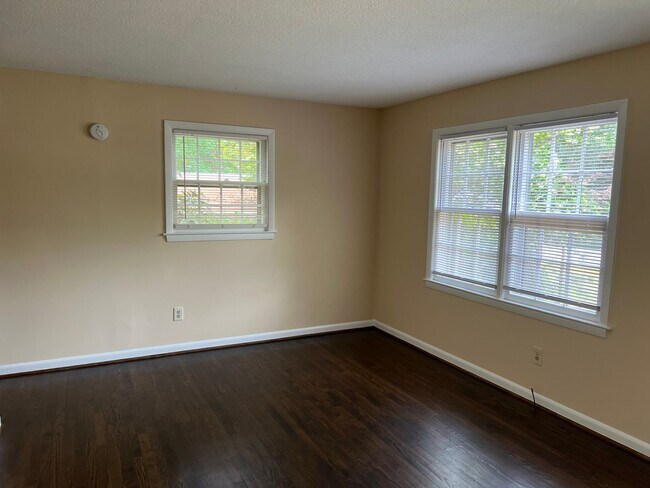 Building Photo - 717 Grove Ave