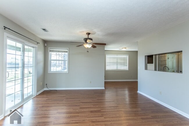 Building Photo - 105 Shara Dr