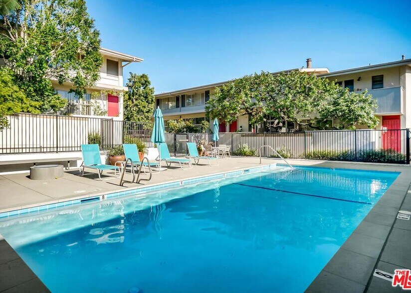 Pool - 4452 W Kling St