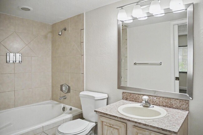 Building Photo - 2791 N Poinciana Blvd