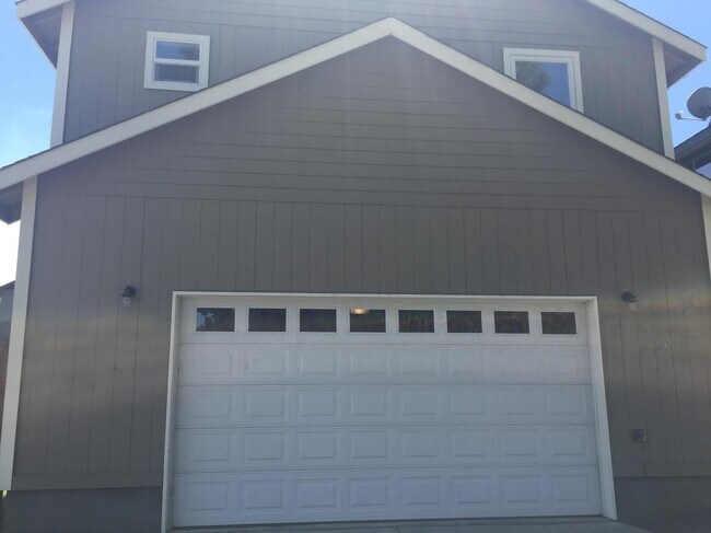 Building Photo - 20166 Merriewood Ln