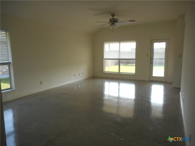 Building Photo - 106 Gemini Ct