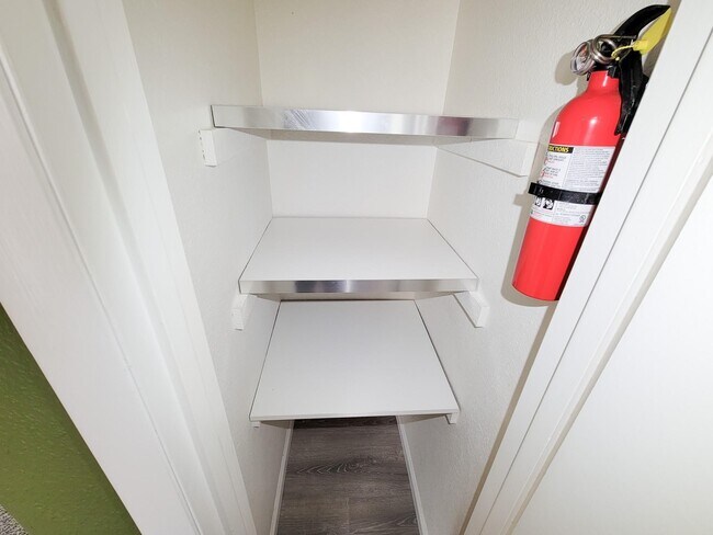 Building Photo - 1418 Vermont St