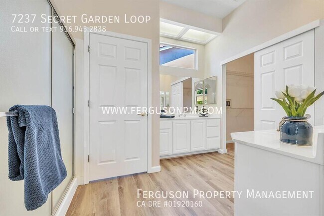 Building Photo - 7237 Secret Garden Loop