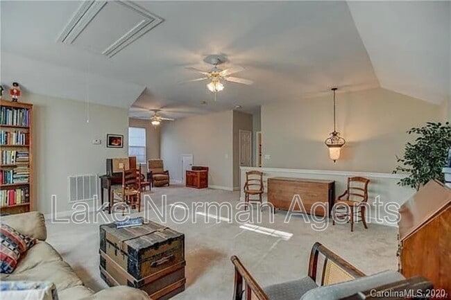 Building Photo - 17033 Calton Way Rd