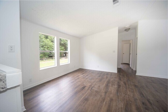 Building Photo - 4872 Evans St