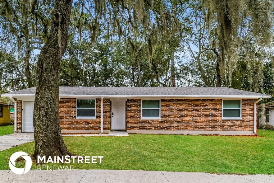 Primary Photo - 1349 Eagle Cove Rd N