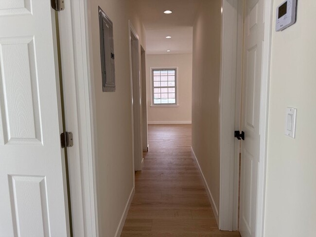 Building Photo - Stunning Fully Renovated Home in Prime Bur...