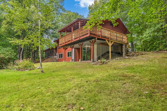 Building Photo - Mid-Century Cool Meets Maine Serenity Design. Privacy. Location. This one has it all.