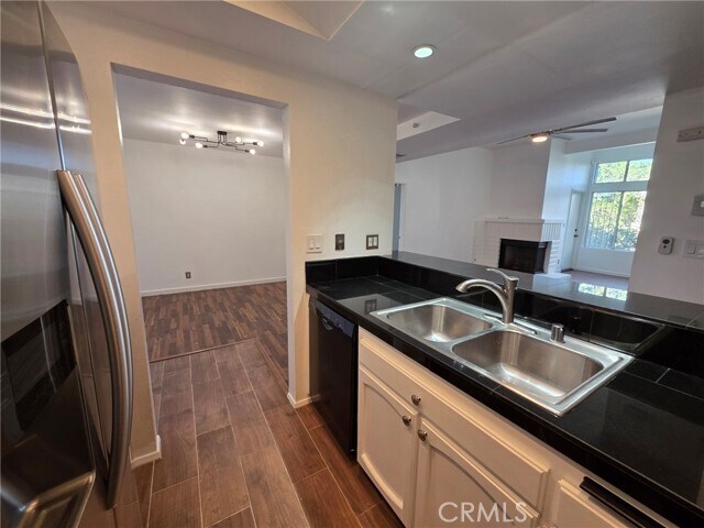 Building Photo - 7800 Topanga Canyon Blvd