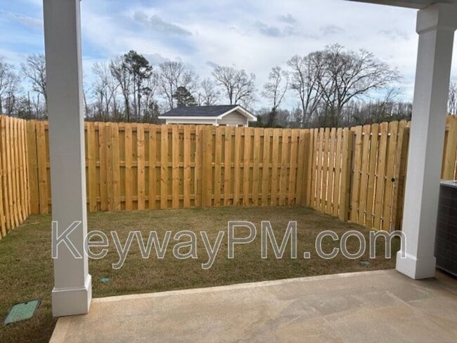 Building Photo - 2024 Denmark Ave SE