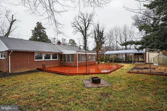 Building Photo - 5219 Montgomery St