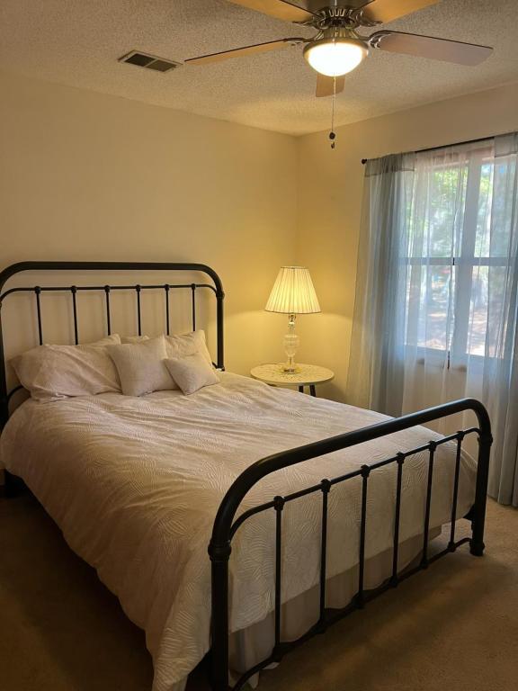 Building Photo - 3 Bayberry Cir