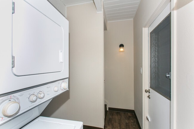 Building Photo - 95-146-146 Kipapa Dr