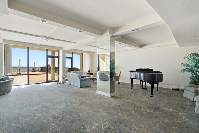 Building Photo - 615 Bayshore Dr