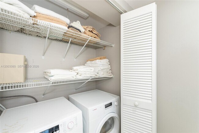 Building Photo - 2301 Collins Ave