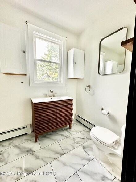 Building Photo - 44 Shoemaker St