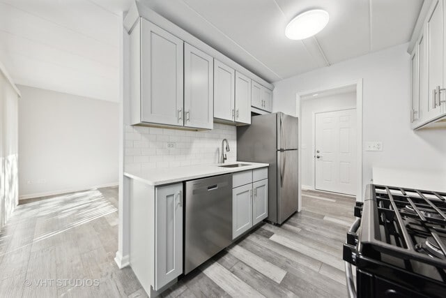 Building Photo - 515 N Cass Ave